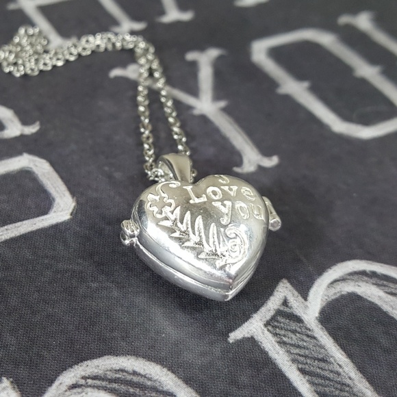 Jewelry - Sterling Silver Heart Locket